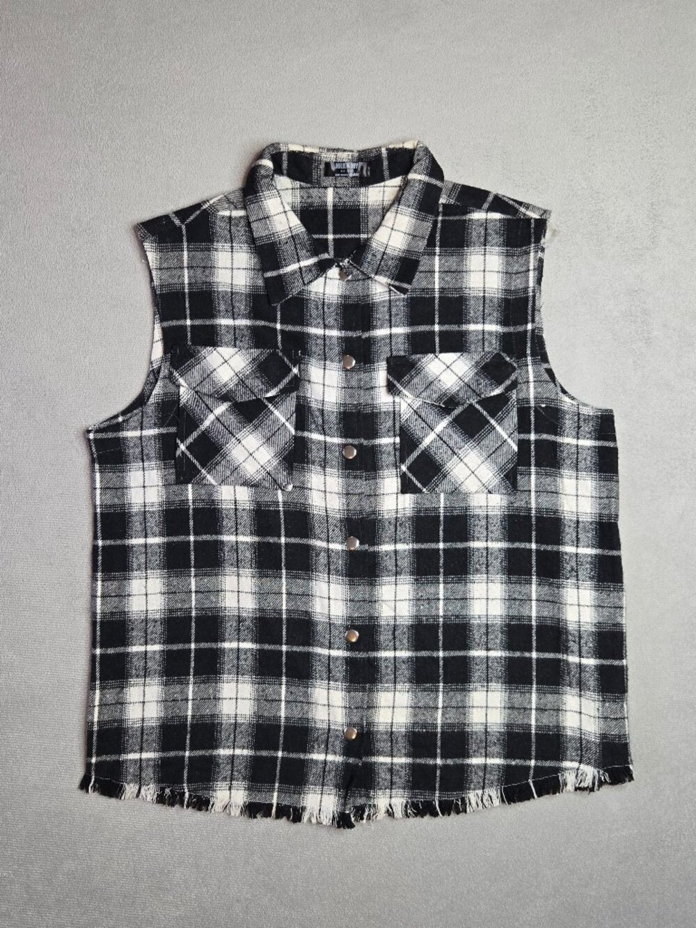 Jolie & Joy Plaid Flannel Button Up Vest Raw Hem Black White Goth Grunge